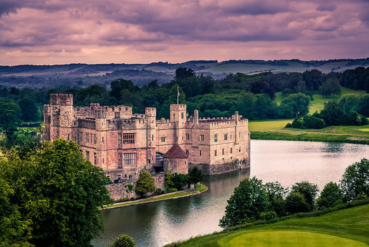 Private Leeds Castle Tour and Falconry Display with Afternoon Tea (from Tilbury)