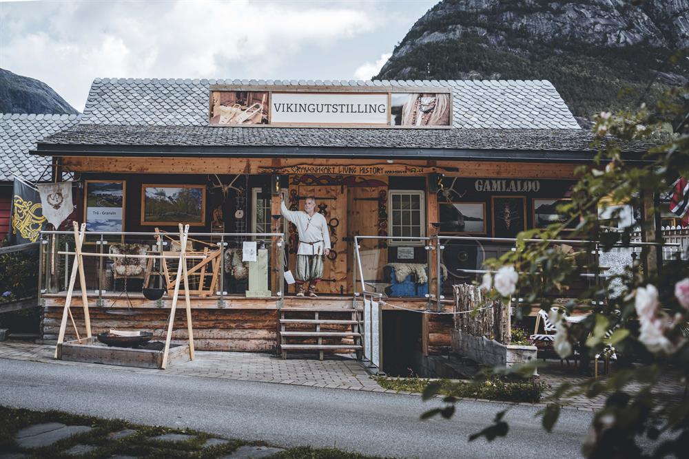 Hiking in the Footsteps of Hardanger Vikings (from Ulvik)