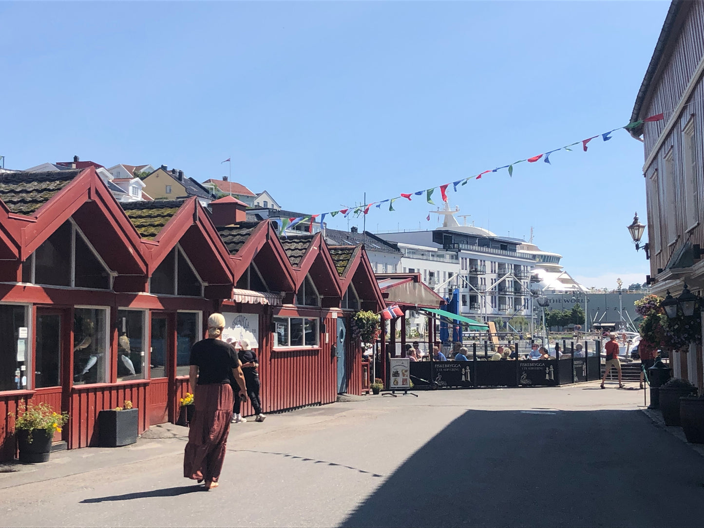 A Walk Through Arendal with a Visit to the City Hall