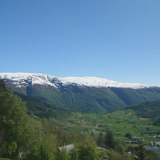 Summer Farm Hiking (easy hiking route from Ulvik)